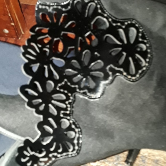 Boots - Picture 7 of 7